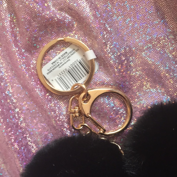 Black Fuzzy Heart Keychain - Picture 3 of 3